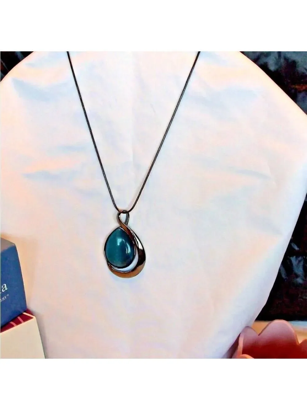 Lia Sophia Pendant Necklace, Cat's Eye,16-19